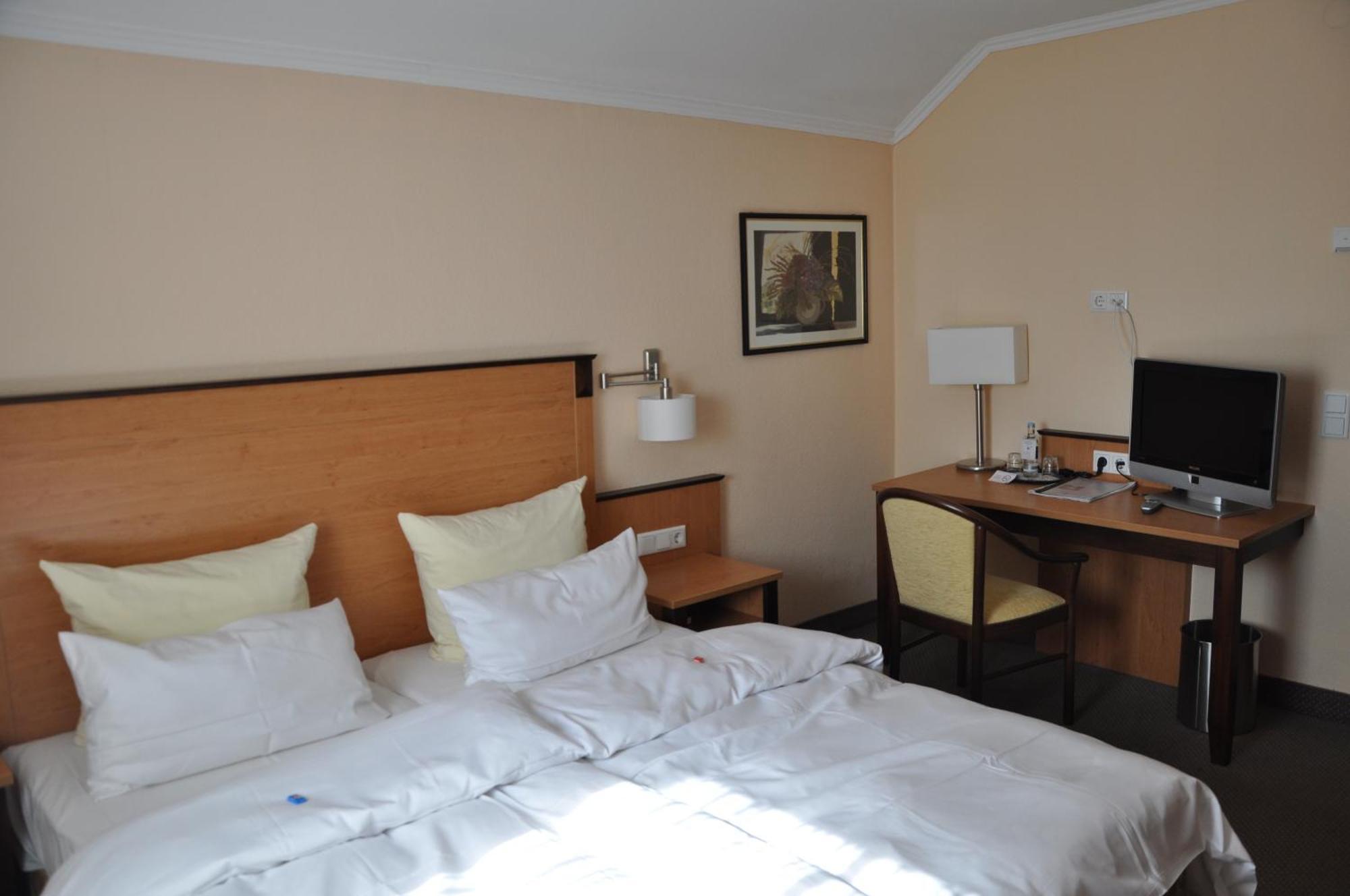 Hotel Gasthof Vogelsang Zellingen Екстериор снимка