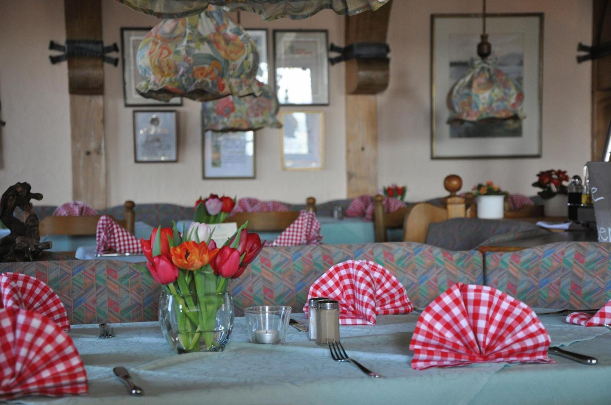 Hotel Gasthof Vogelsang Zellingen Екстериор снимка