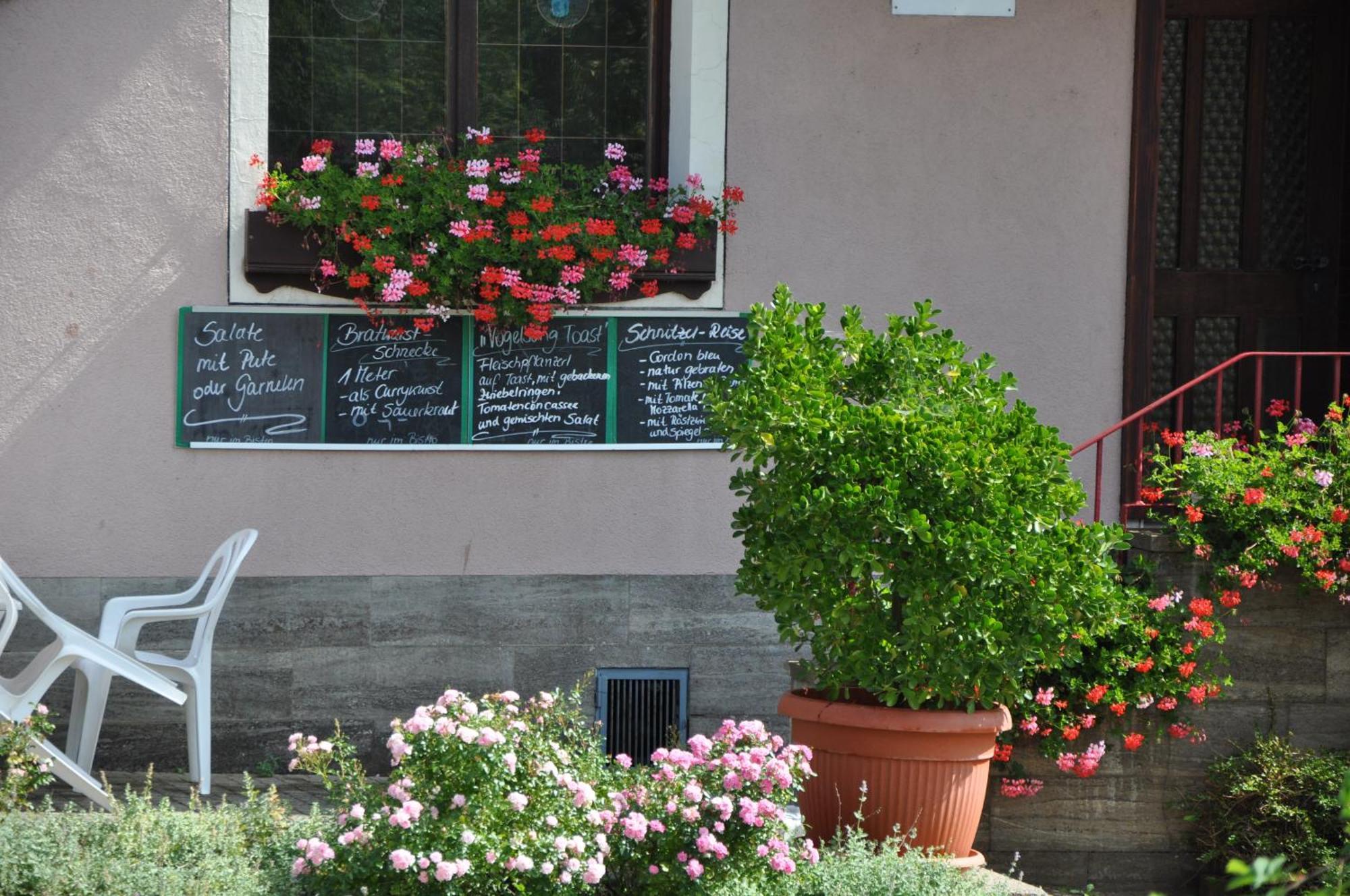 Hotel Gasthof Vogelsang Zellingen Екстериор снимка