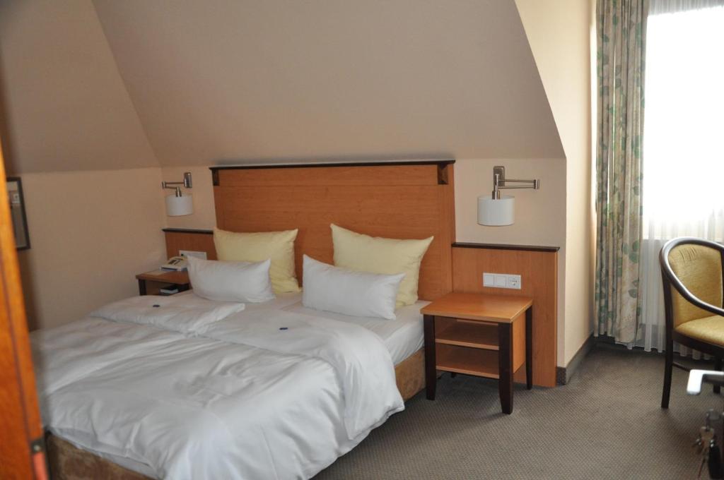 Hotel Gasthof Vogelsang Zellingen Екстериор снимка