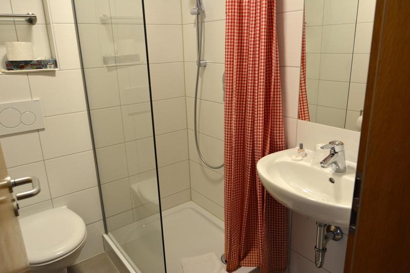 Hotel Gasthof Vogelsang Zellingen Екстериор снимка